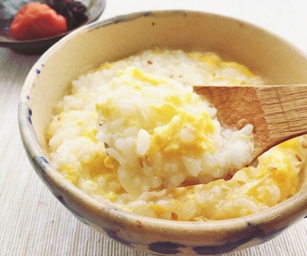 あの食品を使えば10分で完成！簡単ふんわり「卵がゆ」