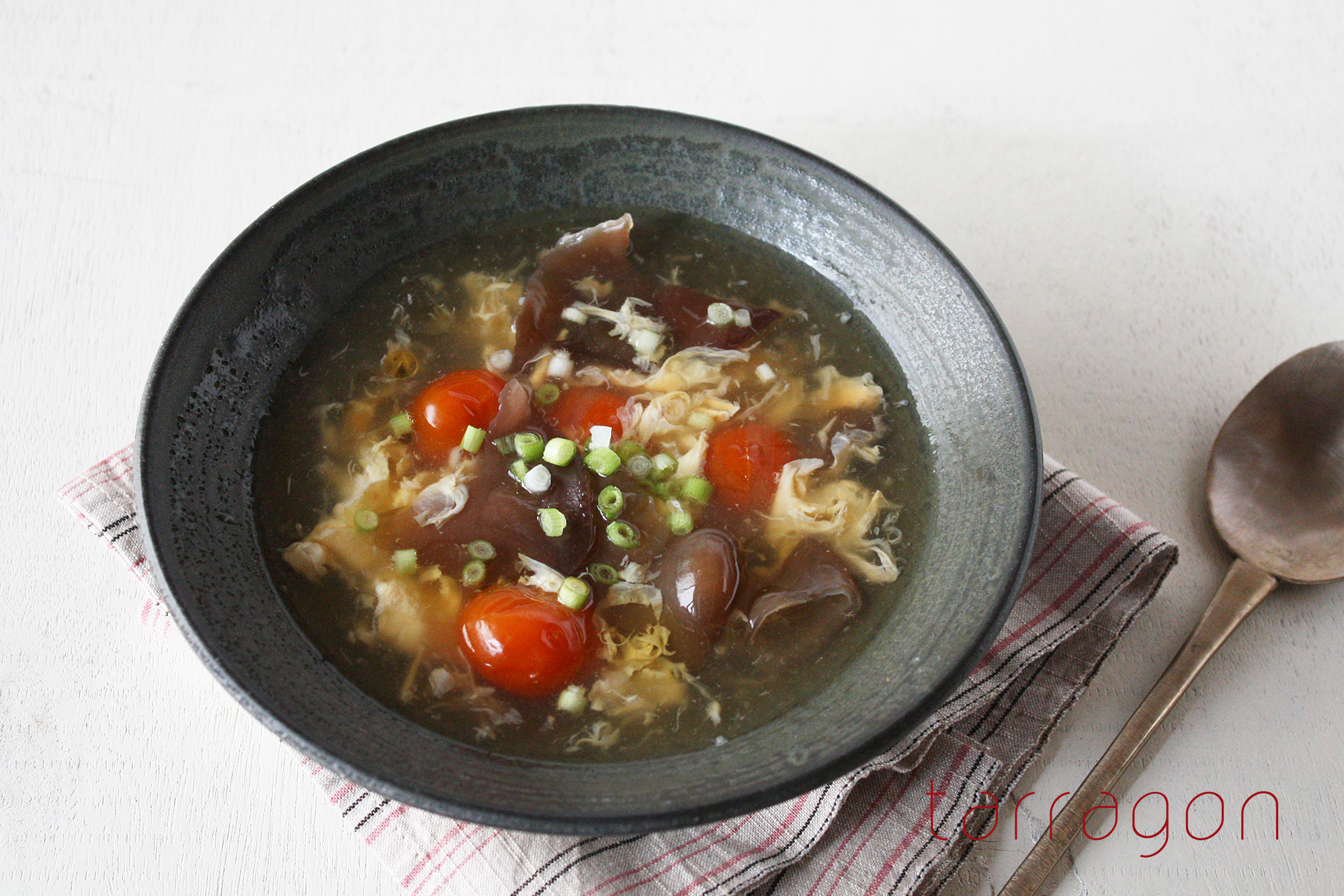 ぷるぷる食感♪ヘルシー食材「きくらげとトマトの中華スープ」