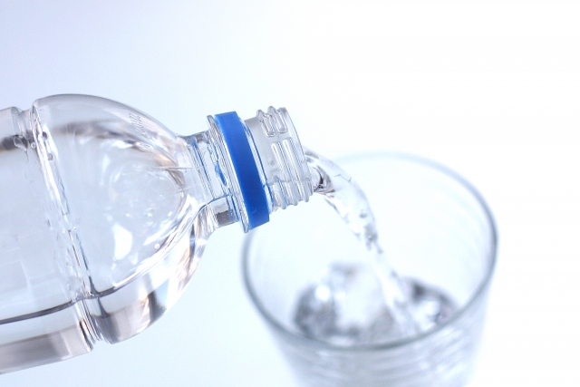 ダイエットや体調不良の改善にも♪こまめに「水」を飲むメリット3つ