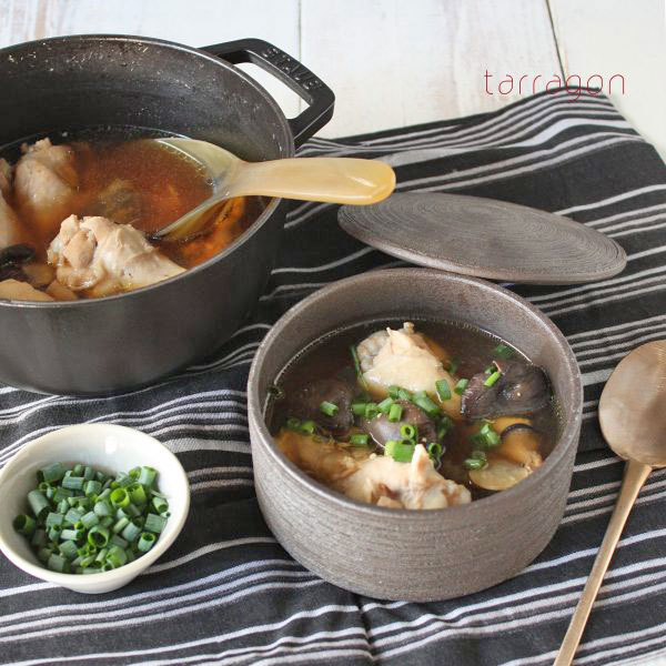 つるつるお肌に♪コラーゲンたっぷり「手羽ときのこの味噌スープ」