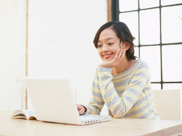 「音楽をダウンロードする」を3単語の英語で言うと？