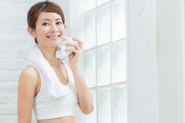 放っておくと肌トラブルに！いま気をつけたい「汗」対策3つ