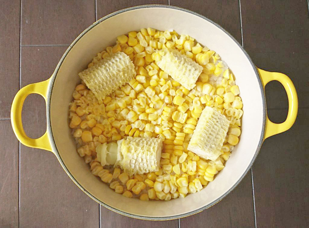 切ってのせて炊くだけで簡単！甘～い「とうもろこしごはん」