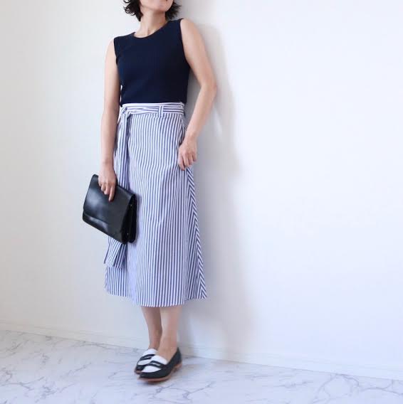 朝時間 夏のネイビー スカート