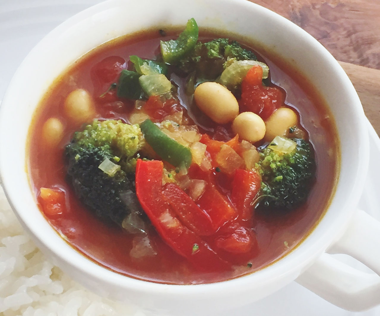 火を使わずレンジで時短！梅干し入り「野菜と大豆のカレースープ」