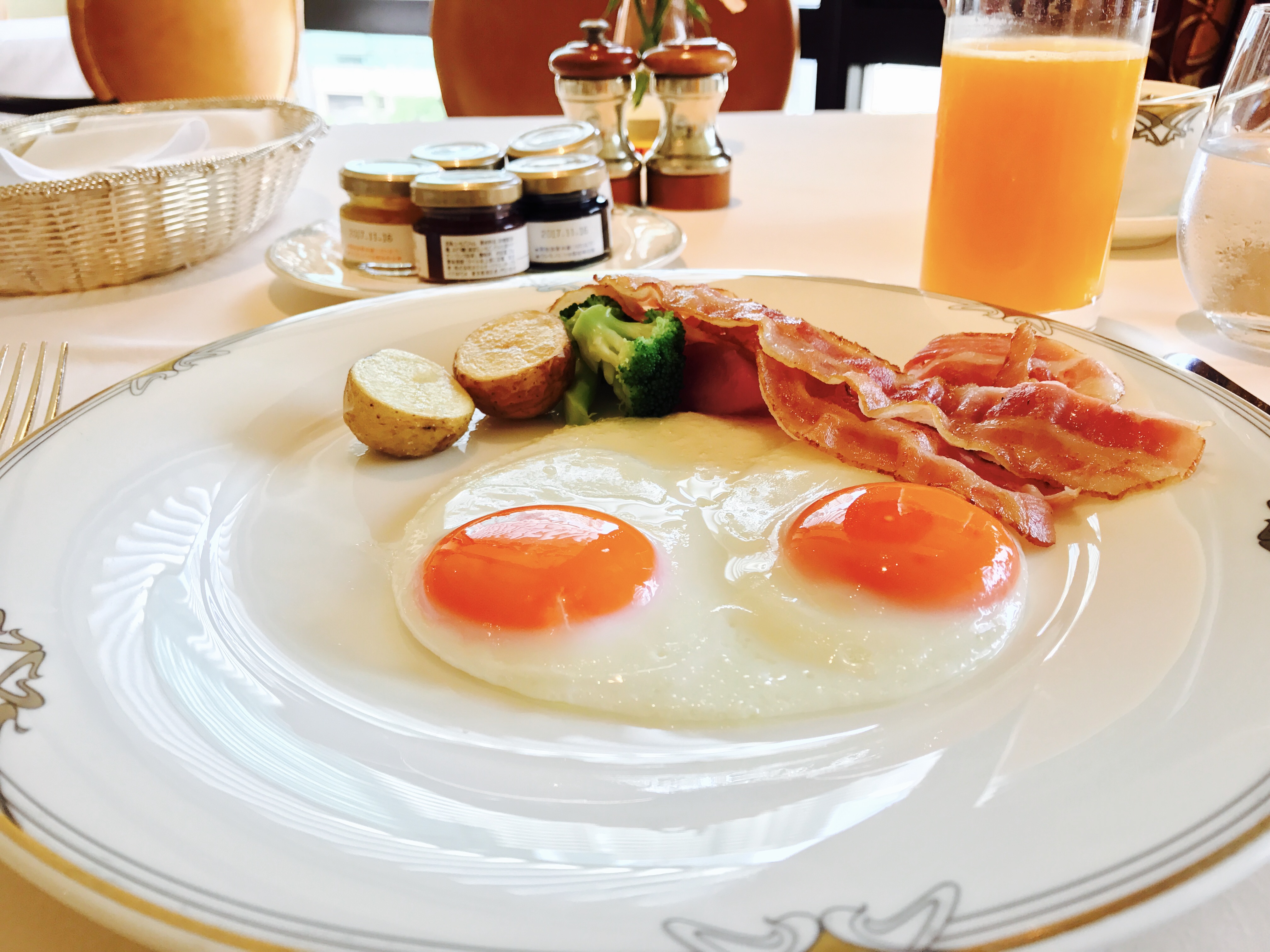 暑い季節こそホテルで涼しく♪ホテル朝食☆【ホテルオークラ】