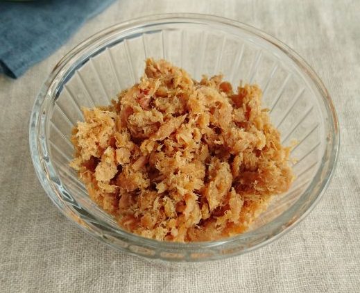 ごはんのお供やおにぎりに！簡単にできる作り置き「ツナの梅そぼろ」