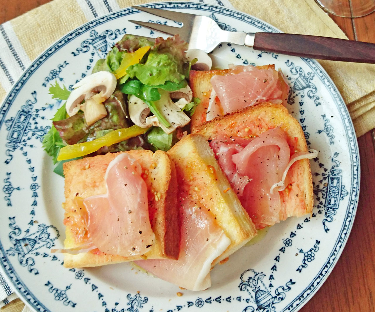 生トマトで超カンタン！絶品トースト「パンコントマテ」