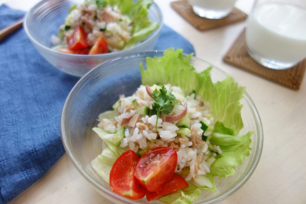 火を使わず簡単♪忙しい朝の3行レシピ「旬野菜のライスサラダ」