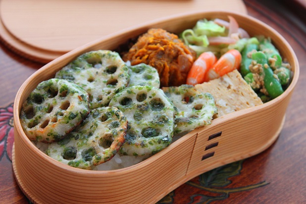 調味料は塩だけ！簡単おいしい「れんこんの磯辺焼き」のお弁当