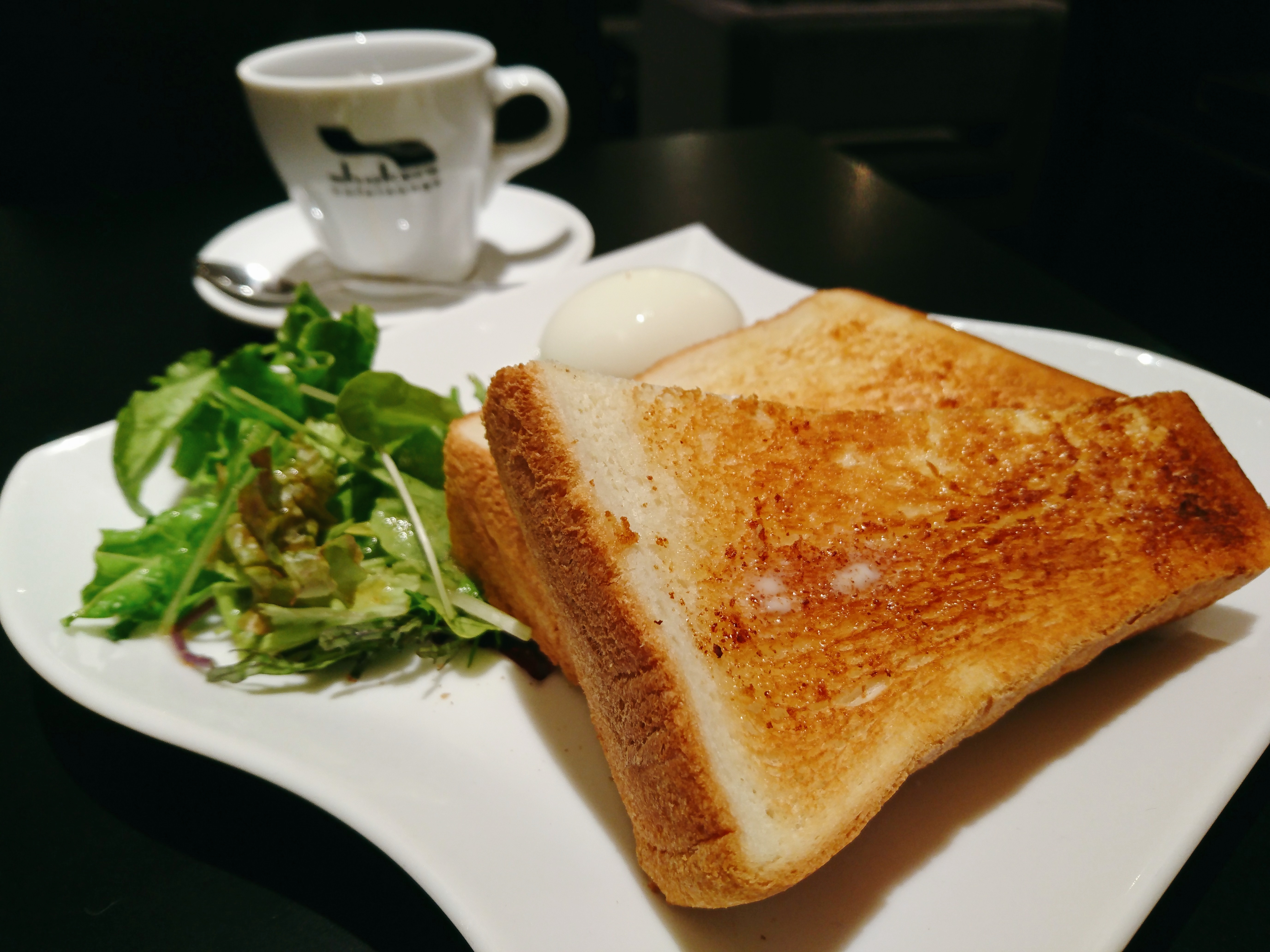 【大阪】シンプルさが美しいバタートースト@shakers cafe lounge＋