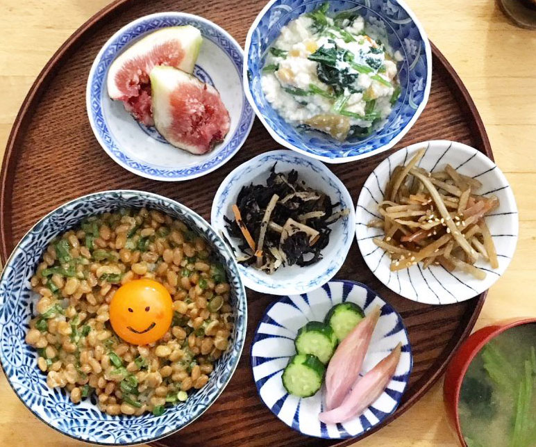 空が元気をくれる！朝日が見えるキッチンで過ごす朝時間♪