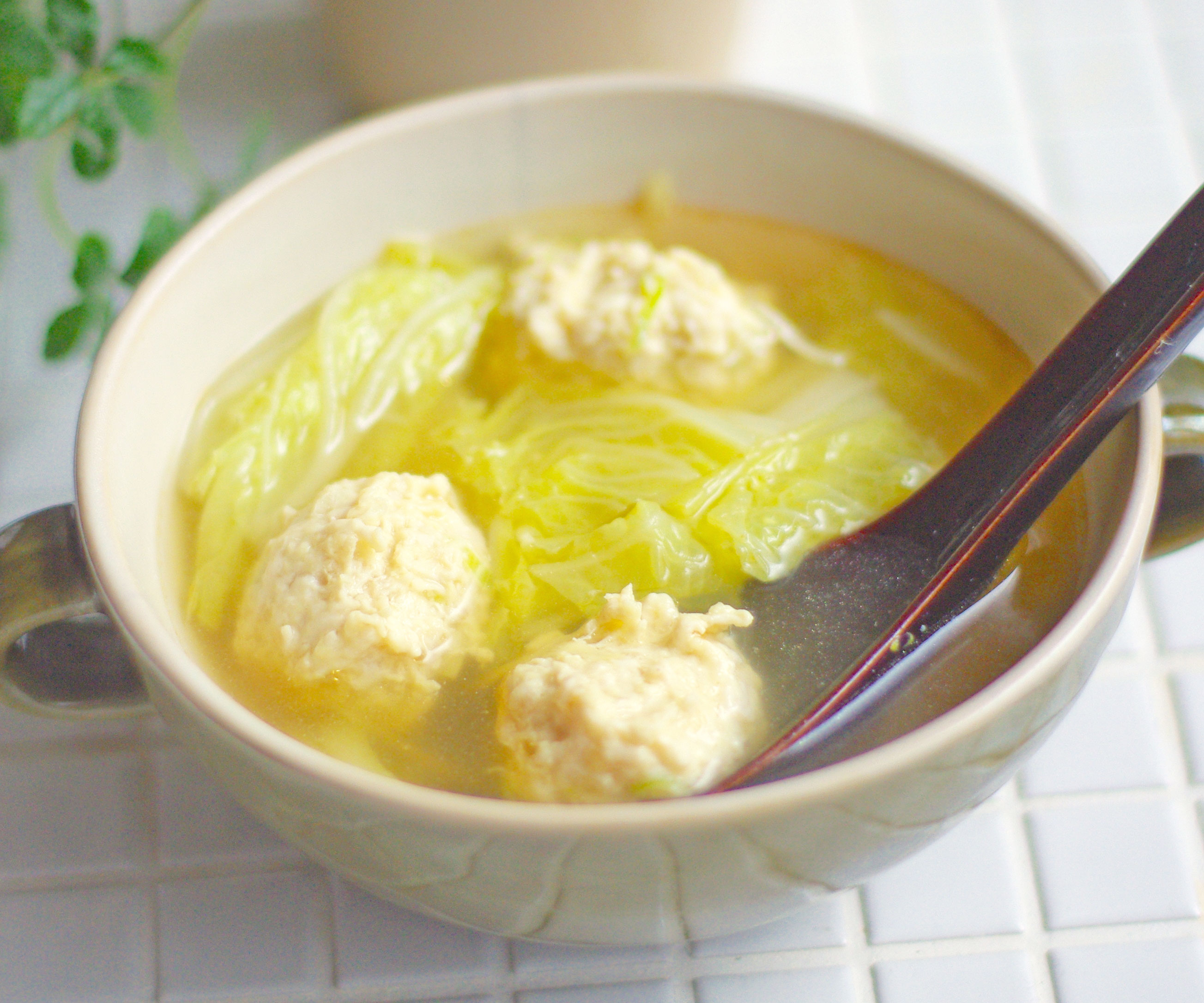 ついでに作り置き！簡単「鶏団子と白菜のポカポカ生姜スープ」