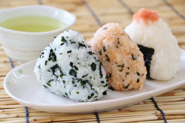 定番にチョイ足しするだけ！簡単「おむすび」アレンジ3つ