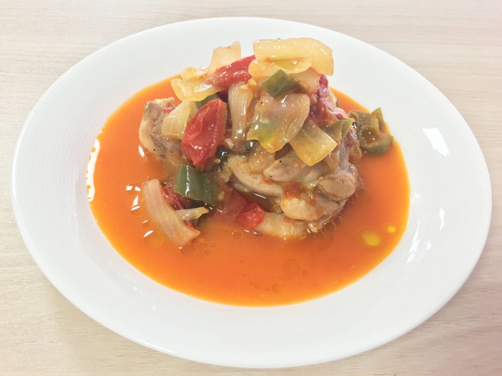 レンチン調理した「鶏肉のトマピーソース」 レンチン調理した「鶏肉のトマピーソース」