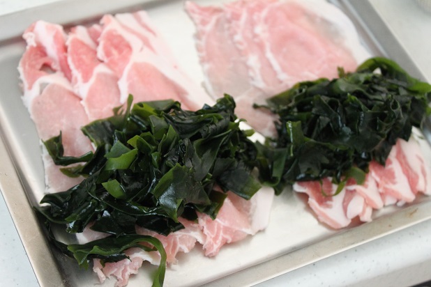 食物繊維がギュギュッ!簡単「わかめの肉巻き」のお弁当レシピ 食物繊維がギュギュッ!簡単「わかめの肉巻き」のお弁当レシピ