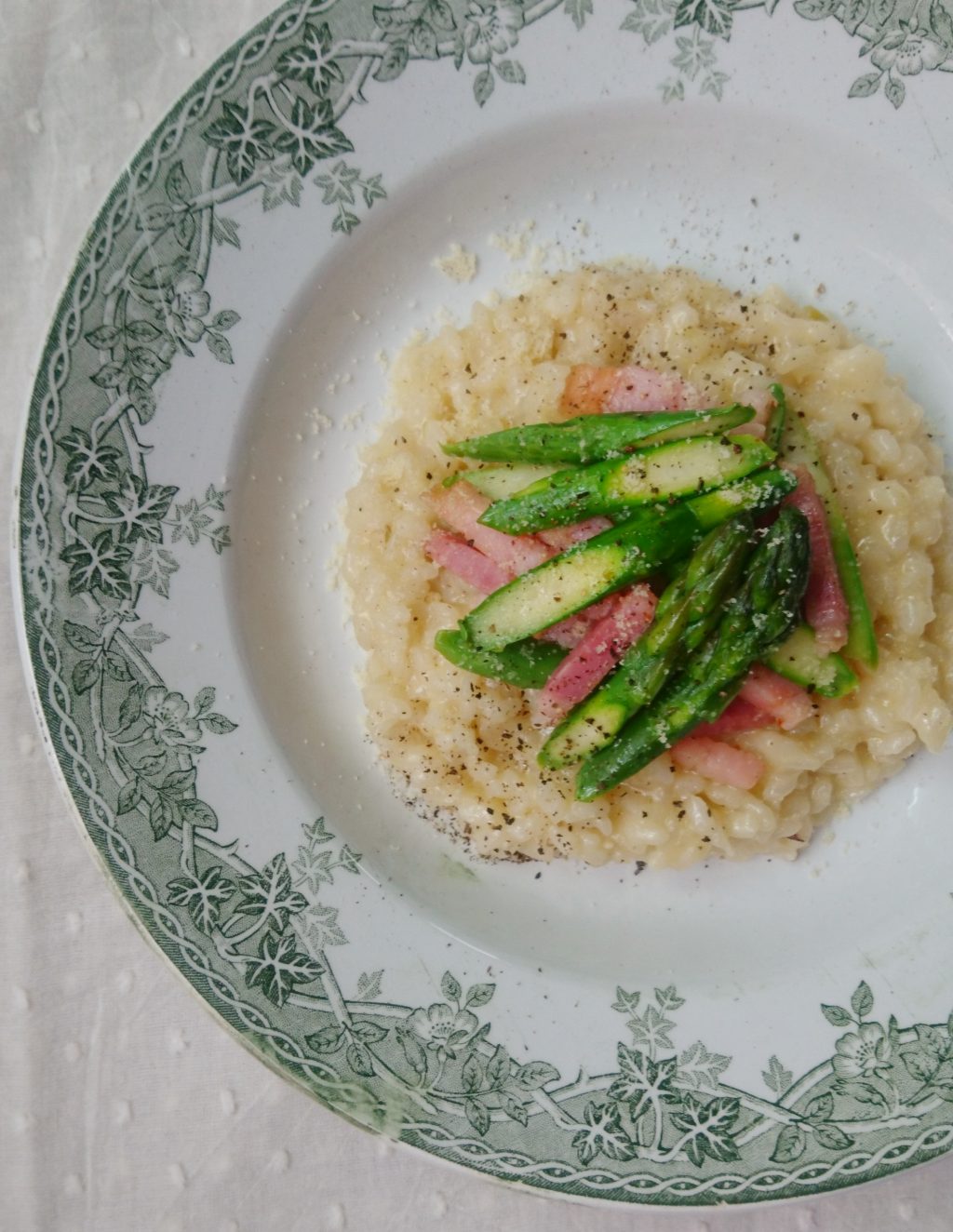 ご飯を炊き忘れた朝に!生米で時短カンタン「アスパラリゾット」 ご飯を炊き忘れた朝に!生米で時短カンタン「アスパラリゾット」