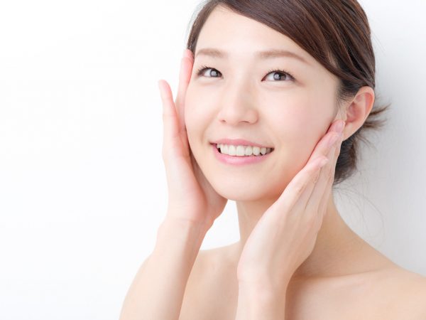 夕方まできれいをキープ!肌のうるおいとハリを目覚めさせる朝の新習慣 夕方まできれいをキープ!肌のうるおいとハリを目覚めさせる朝の新習慣