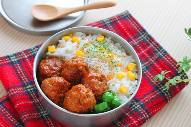 焼かずに煮るだけ!簡単「手作りミートボール」のお弁当 焼かずに煮るだけ!簡単「手作りミートボール」のお弁当