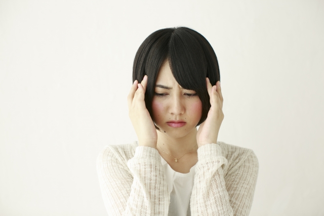 「頭が痛い」を3単語の英語で言うと？