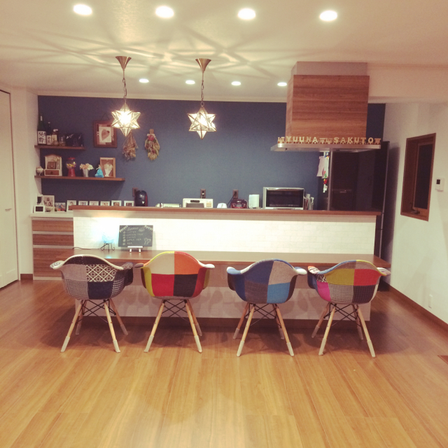 カウンター+チェアがおしゃれなカフェ風インテリア カウンター+チェアがおしゃれなカフェ風インテリア