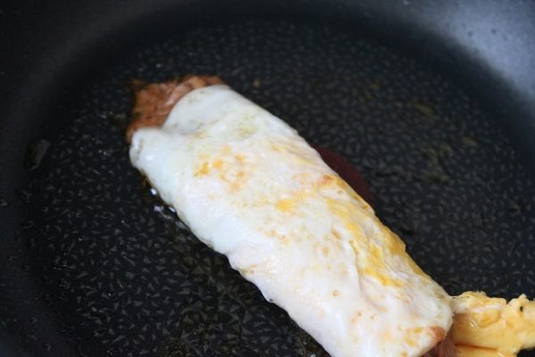 簡単すぎる卵のおかず「ツナカレーの両面目玉焼き」のお弁当の作り方 簡単すぎる卵のおかず「ツナカレーの両面目玉焼き」のお弁当の作り方