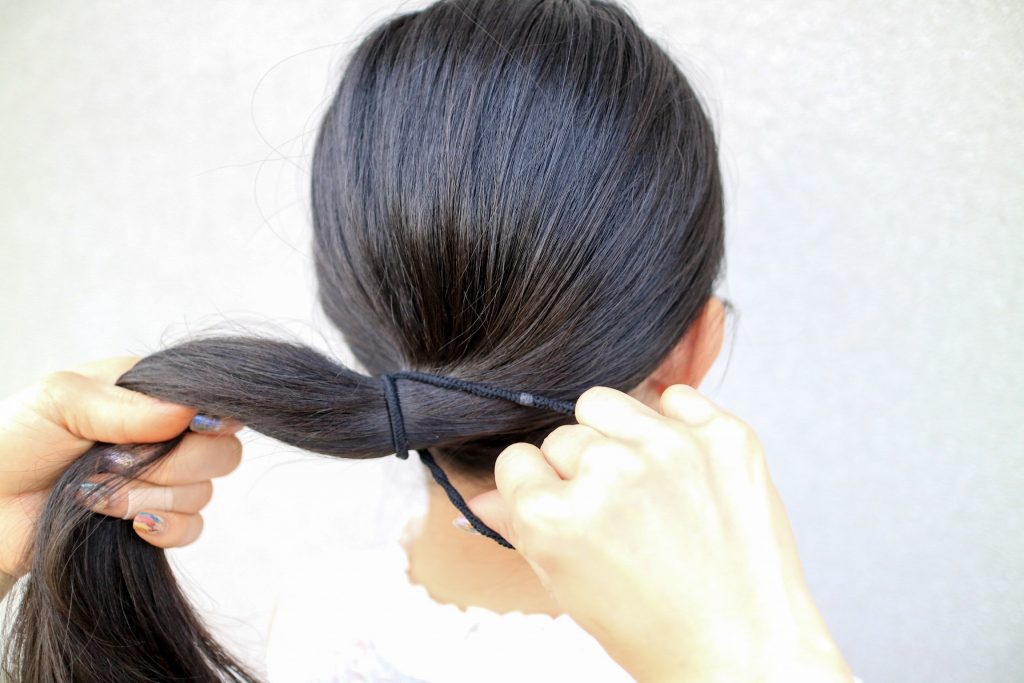誰でも簡単「お団子」ヘアの作り方