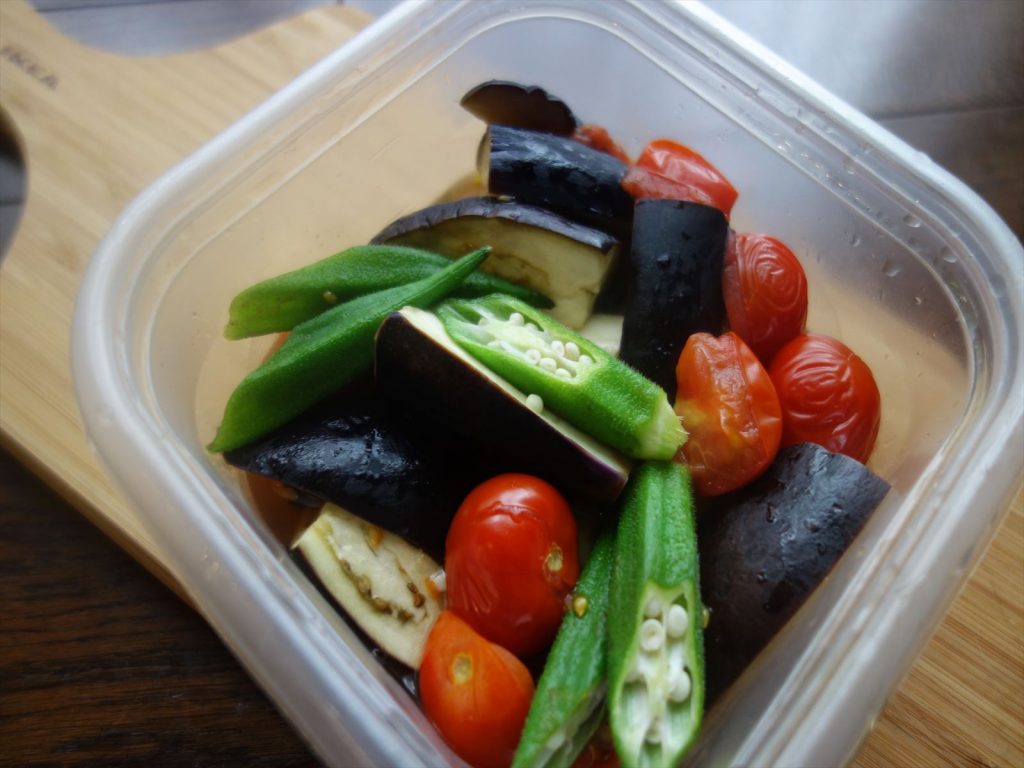 電子レンジで5分!めんつゆで簡単「夏野菜の和風煮びたし」 電子レンジで5分!めんつゆで簡単「夏野菜の和風煮びたし」