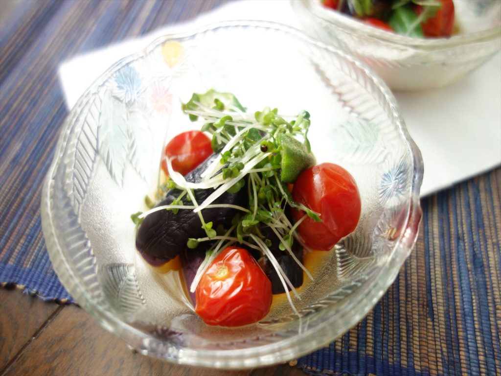 電子レンジで5分!めんつゆで簡単「夏野菜の和風煮びたし」 電子レンジで5分!めんつゆで簡単「夏野菜の和風煮びたし」