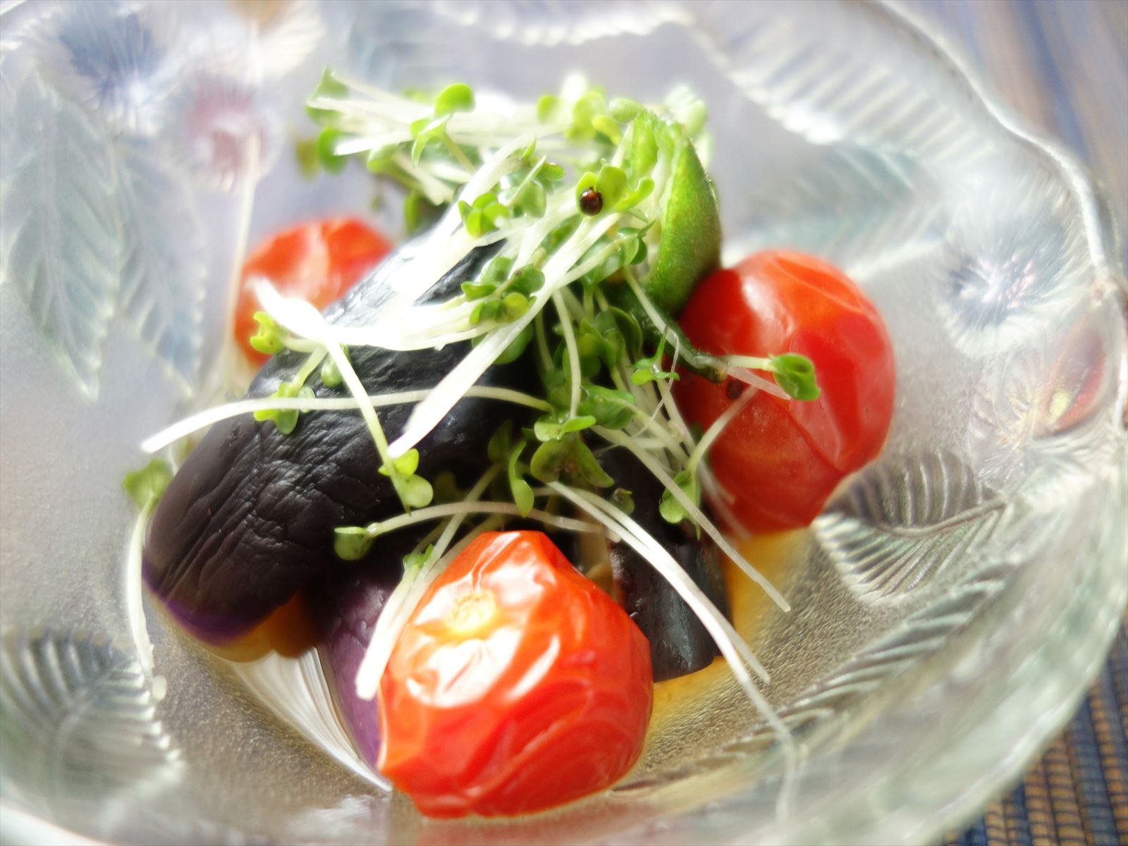 電子レンジで5分！めんつゆで簡単「夏野菜の和風煮びたし」