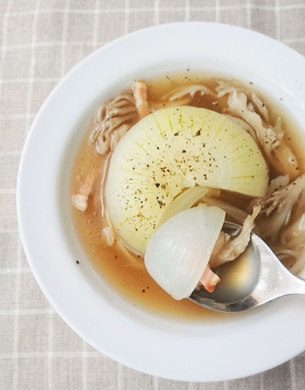 丸ごと「新玉ねぎの和風スープ」 丸ごと「新玉ねぎの和風スープ」
