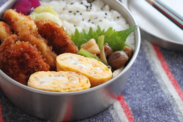 暑い季節のお弁当に!さっぱり美味しい「紅しょうが入り卵焼き」 暑い季節のお弁当に!さっぱり美味しい「紅しょうが入り卵焼き」