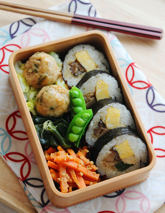 暑い朝はレンジで簡単に♪「にんじんのごま和え」のお弁当 暑い朝はレンジで簡単に♪「にんじんのごま和え」のお弁当
