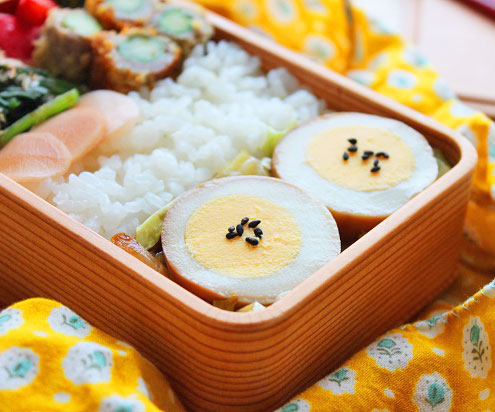 ビニール袋なら1個でも簡単♪コツ満載「味付け卵」のお弁当