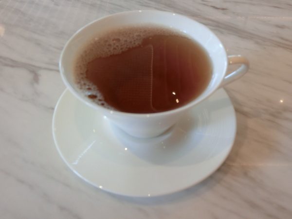 ピエール・エルメ・パリ 青山のプチデジュネ 紅茶 ピエール・エルメ・パリ 青山のプチデジュネ 紅茶
