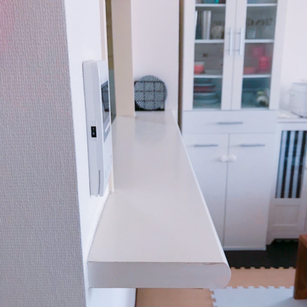 すっきりと何も置かれていない【キッチンカウンター」 すっきりと何も置かれていない【キッチンカウンター」