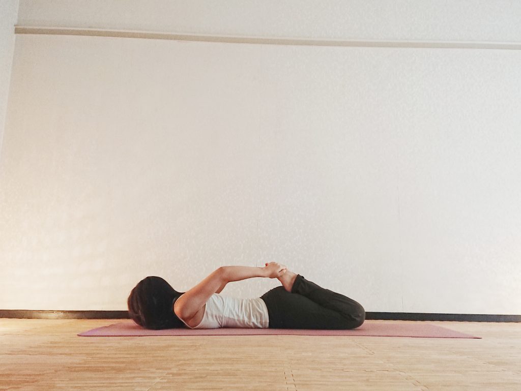 太ももスッキリ！美脚を目指そう♪「かえるのポーズ」