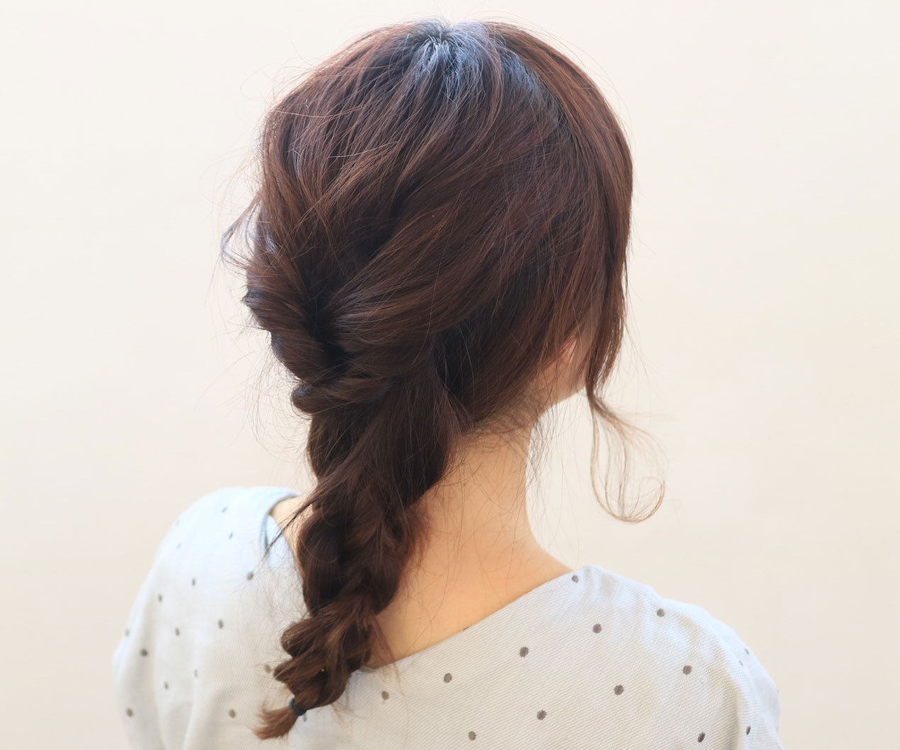 くるりんぱと三つ編みでゆるふわ！簡単「編み下ろし」ヘアの作り方