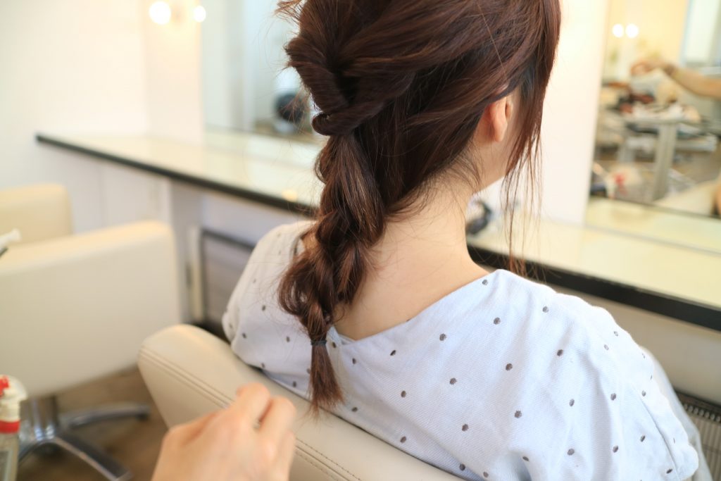 「くるりんぱ」がひと手間で見違える！簡単ヘアアレンジの作り方