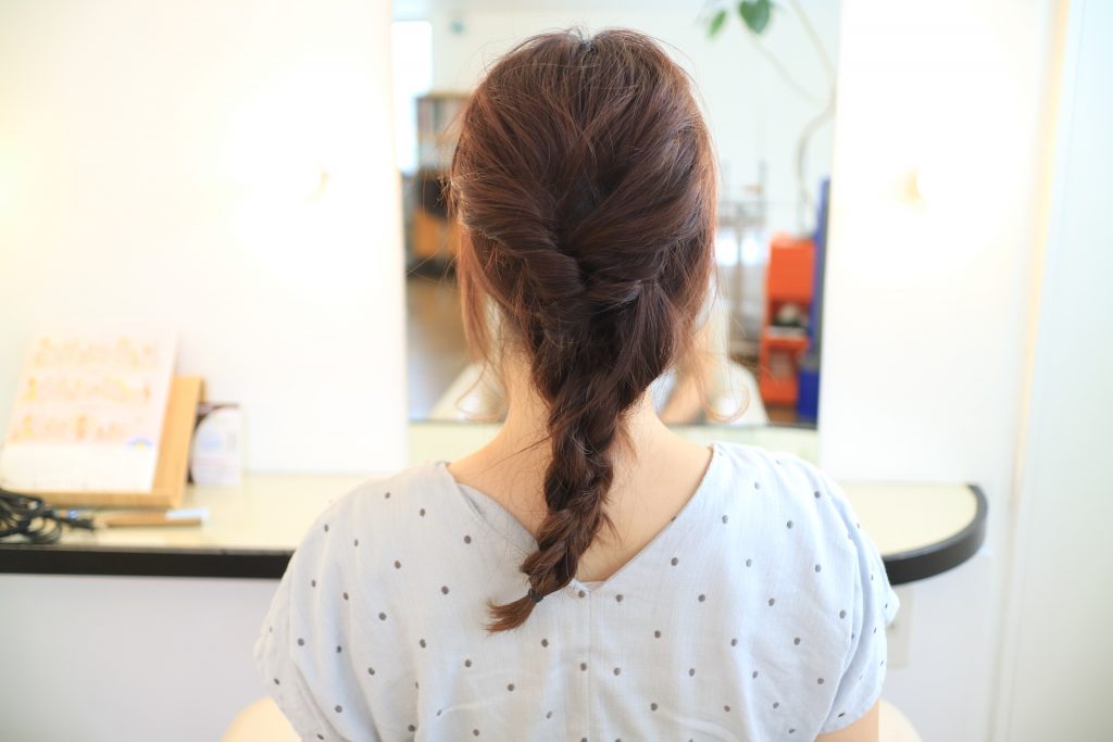 「くるりんぱ」がひと手間で見違える！簡単ヘアアレンジの作り方