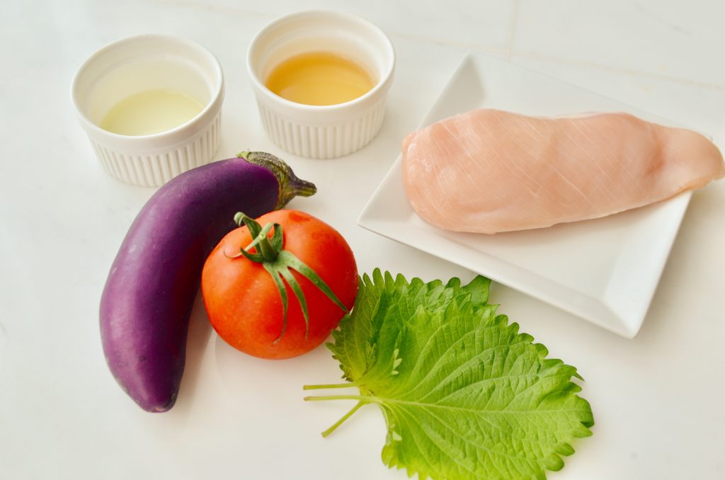 レンジと白だしで簡単！冷やしておいしい「鶏肉と夏野菜の和風マリネ」の材料