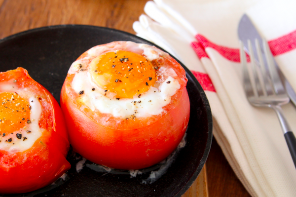 朝の定番がかわいく変身♪トースターで簡単「トマトカップのベーコンエッグ」 朝の定番がかわいく変身♪トースターで簡単「トマトカップのベーコンエッグ」