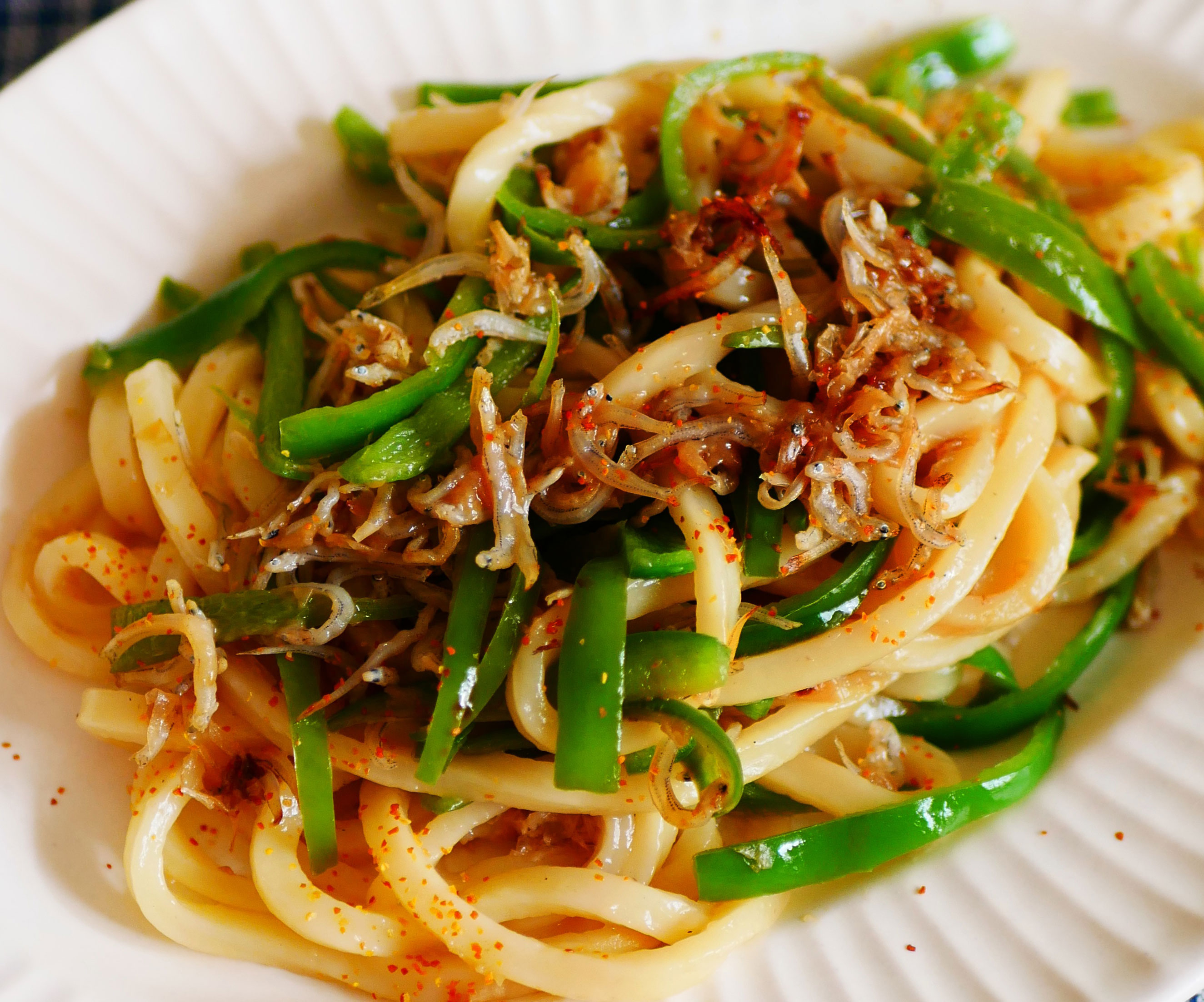 味付けはまさかの○○だけ！簡単おいしい「夏の焼きうどん」