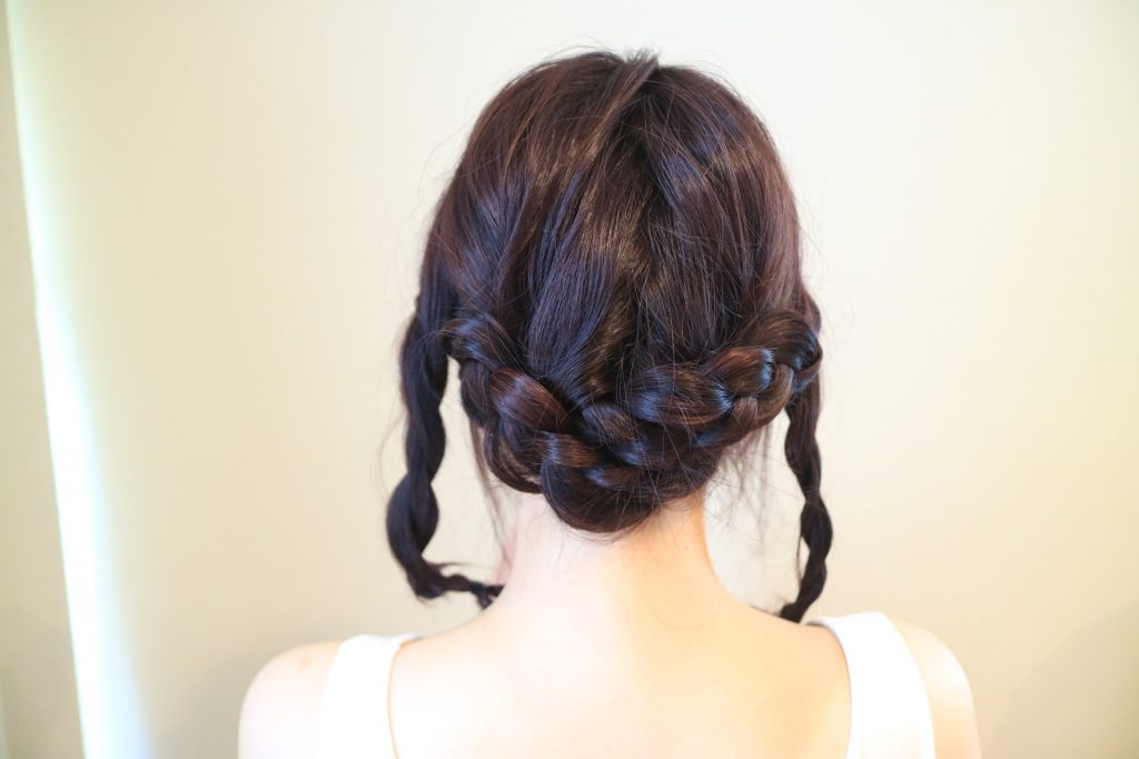 後ろ姿にうっとり♪浴衣にもぴったりな華やかヘアアレンジ 後ろ姿にうっとり♪浴衣にもぴったりな華やかヘアアレンジ