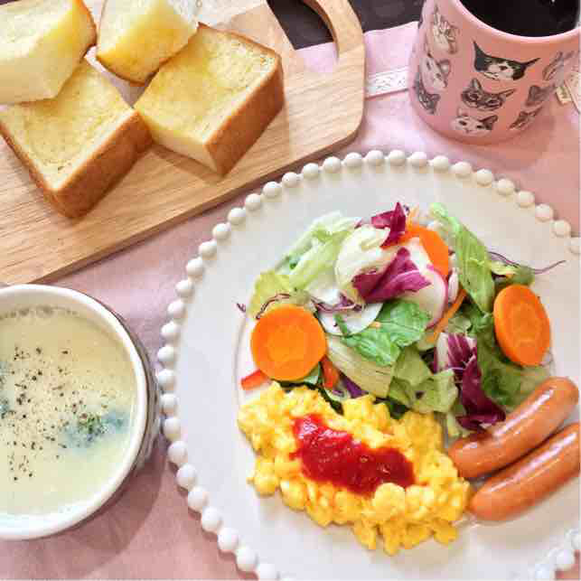 サキさんのイメージをもとに作った朝食
