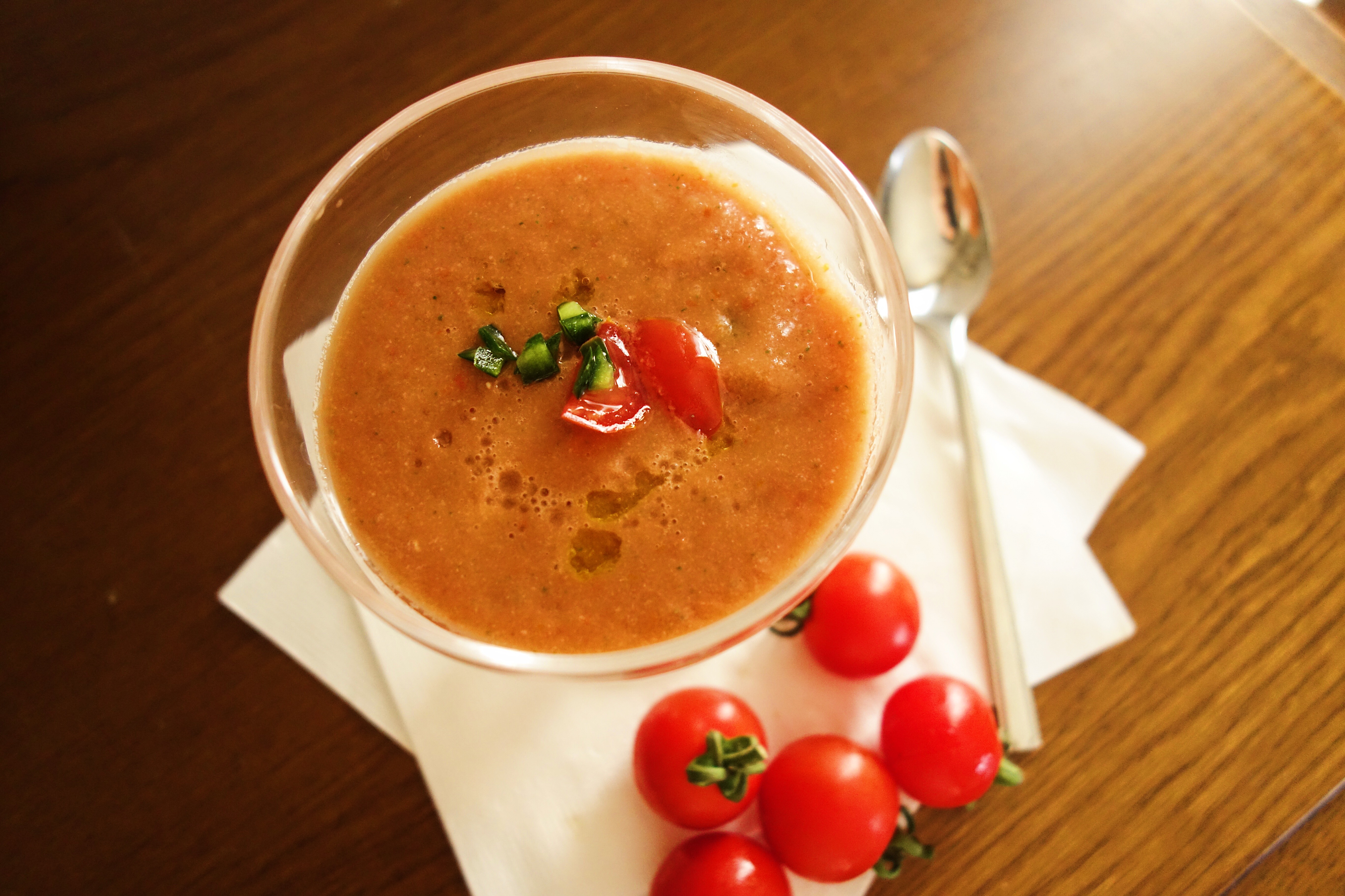 トマトジュースなら簡単！残暑の朝においしい「ガスパッチョ」