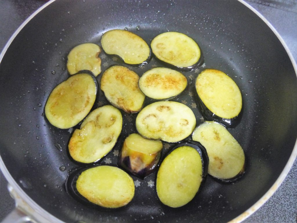 なすを焼く なすを焼く