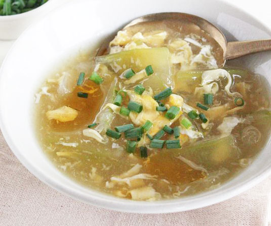 朝からホッ！時短でおいしい「卵スープ」レシピバリエ6選