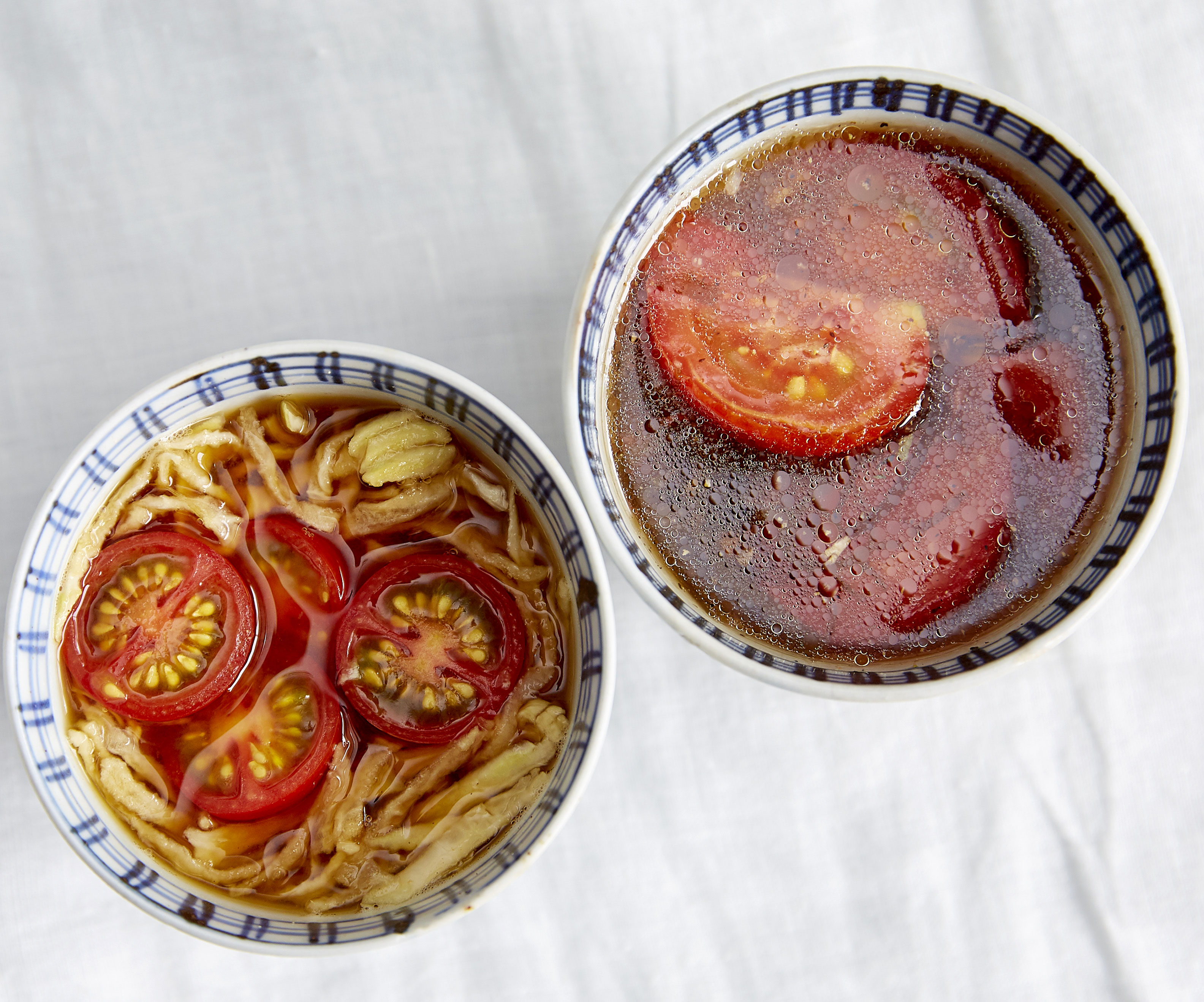 注ぐだけ！朝ごはんに添えたい「トマト」のスープ2種