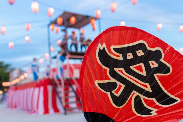 金魚すくいは何と言う？「お祭り」にちなんだ英語表現6選